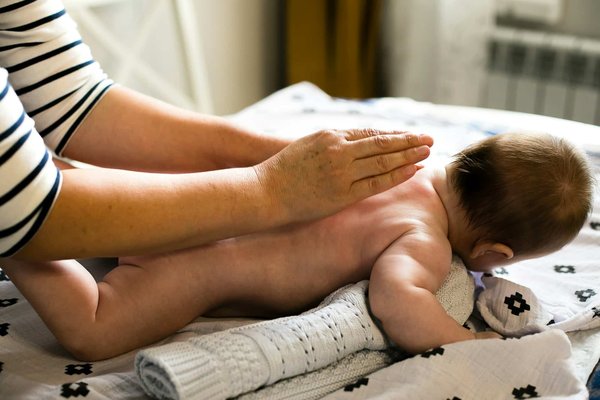 Transformez votre routine quotidienne avec la formation de massage bébé CPF